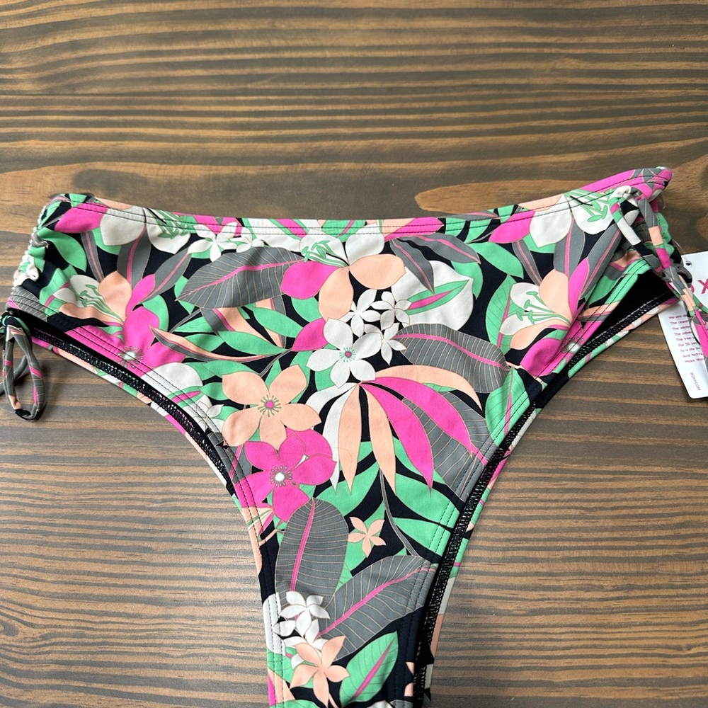 Roxy PT BEACH CLASSICS MOD
LACE Up bikini bottom size large